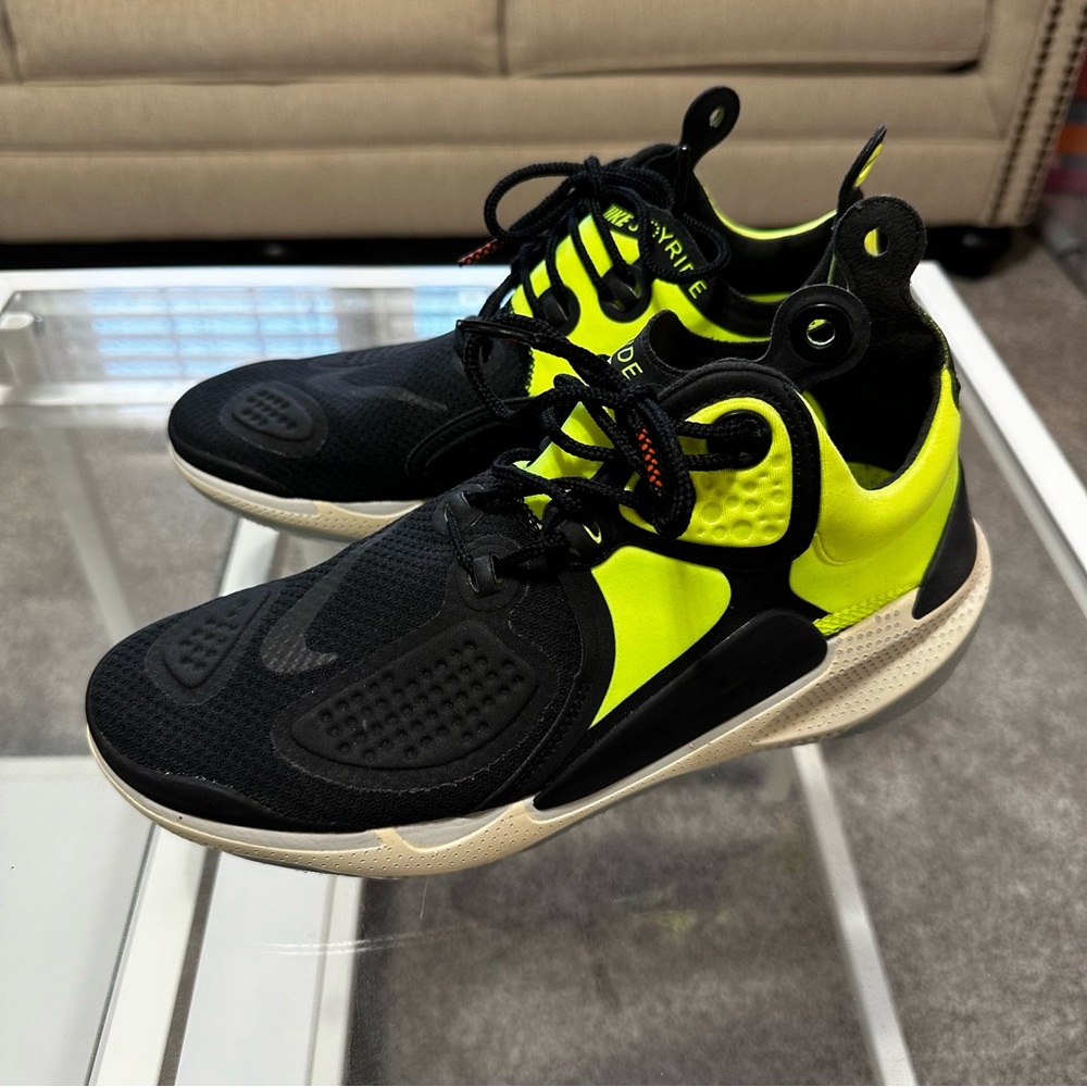 Nike • Lime Green Black Basketball shoes sneakers